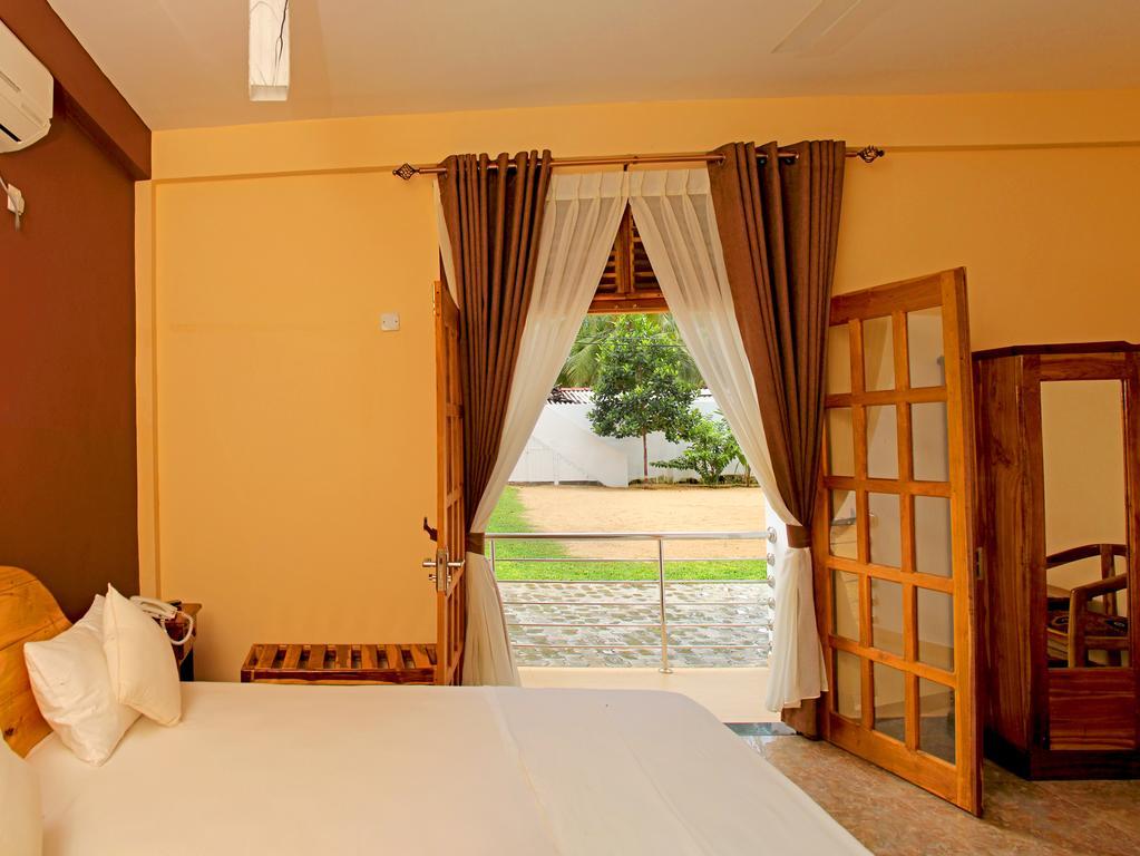Bluewater Beach Resort Тринкомалі Номер фото
