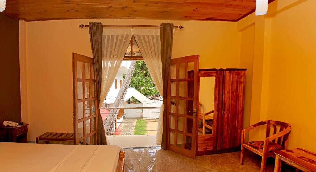 Bluewater Beach Resort Тринкомалі Номер фото